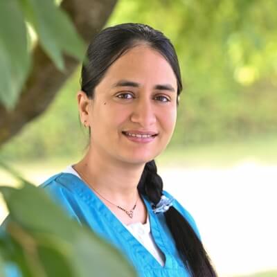 Juhi Shaik als Büstenportrait